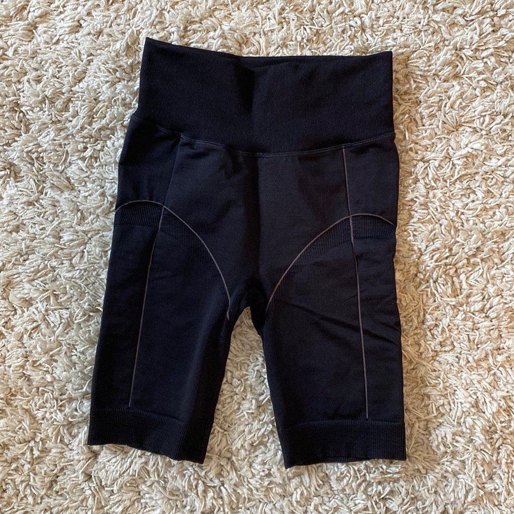 TNA Aritzia Bike Short